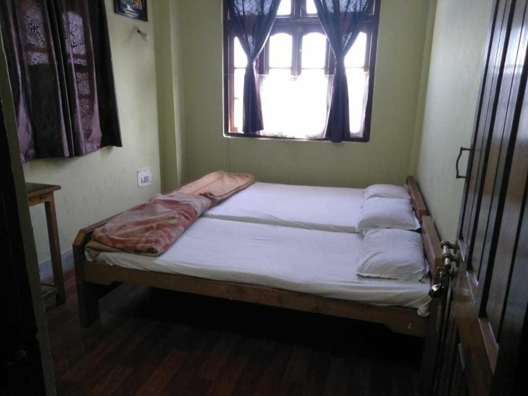 Hotel J P Lodge กาลิมปง ภายนอก รูปภาพ