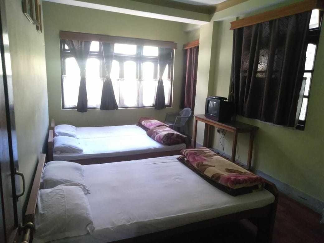 Hotel J P Lodge กาลิมปง ภายนอก รูปภาพ